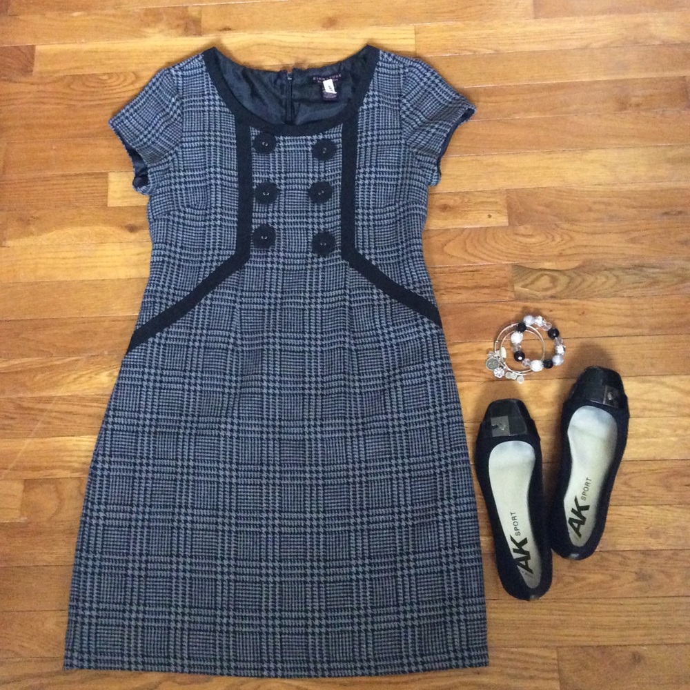 Signature By Robbie Bee - Size 6 Dress